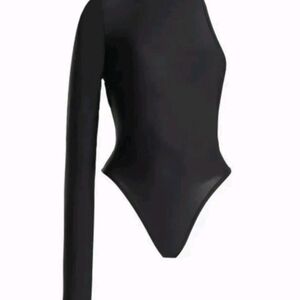 LaQuan Smith Black One-Sleeve Bodysuit